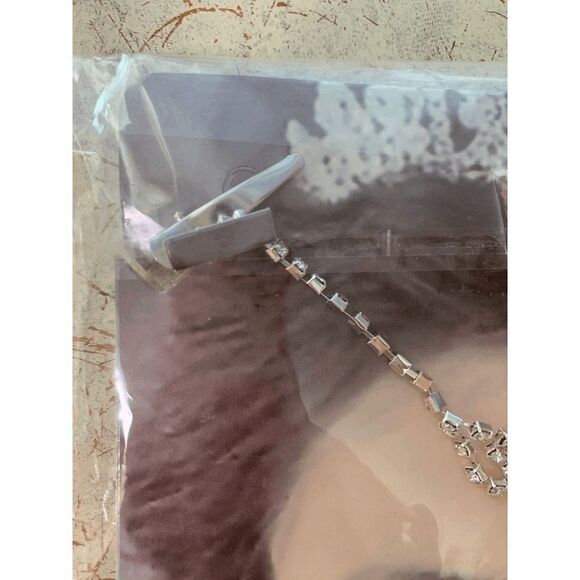 Rhinestone Tear Drop Forehead Band - Picture 4 of 5